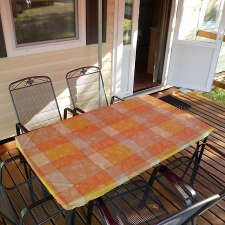 Campsite Pisak - Mobile Homes By The Sea Seline Kamer foto