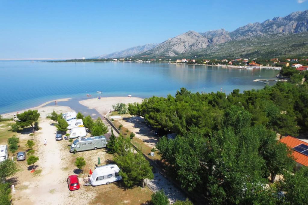 Campsite Pisak - Mobile Homes By The Sea Seline Kamer foto