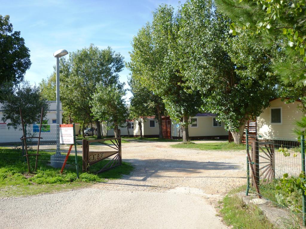 Campsite Pisak - Mobile Homes By The Sea Seline Buitenkant foto