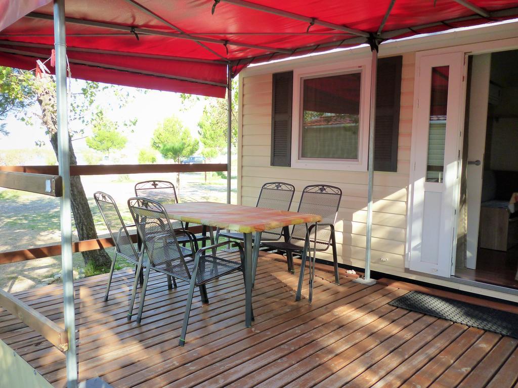 Campsite Pisak - Mobile Homes By The Sea Seline Buitenkant foto