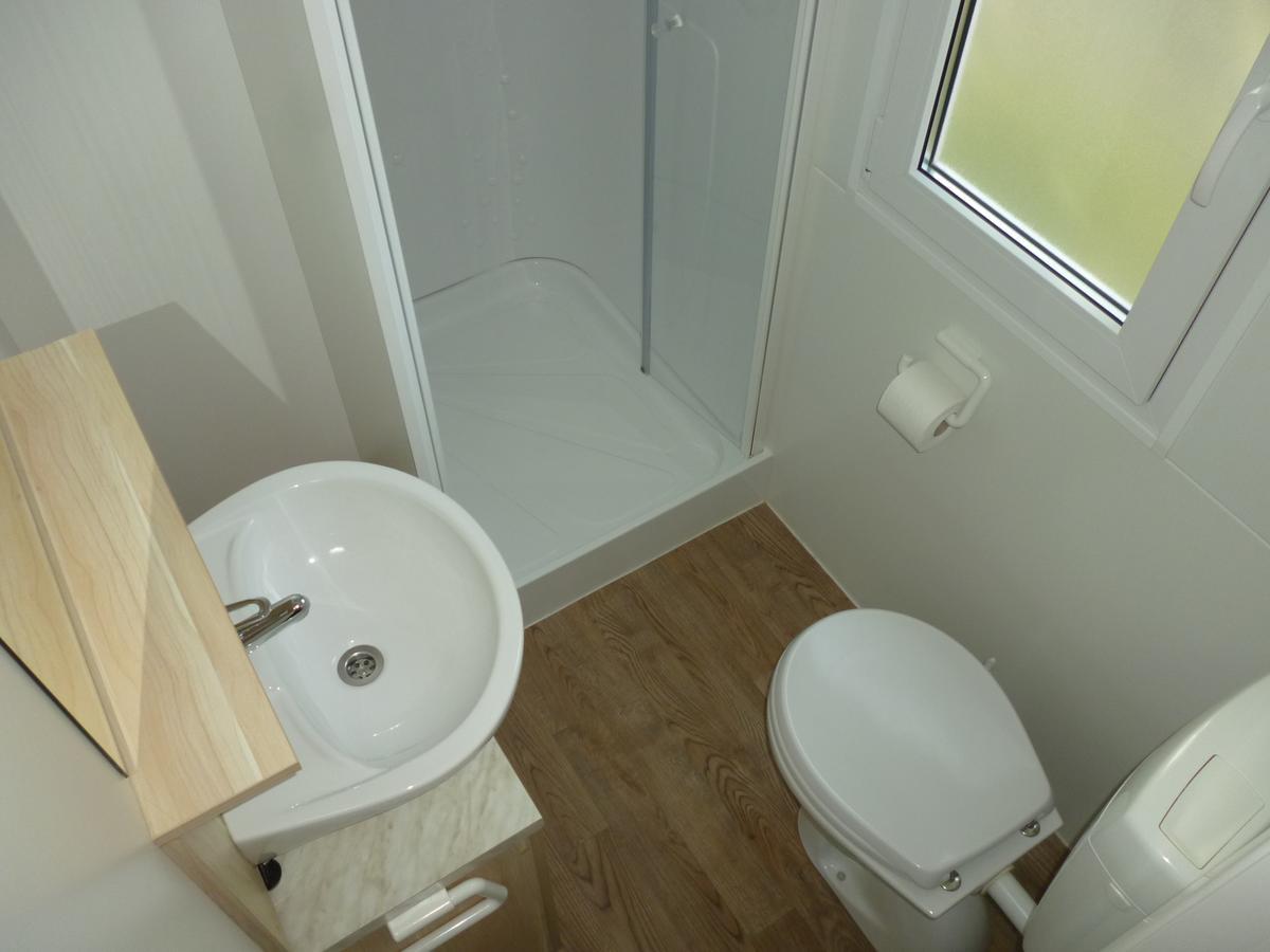 Campsite Pisak - Mobile Homes By The Sea Seline Kamer foto